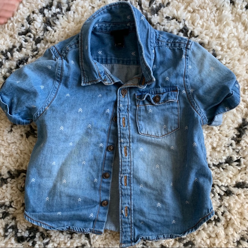 Art class tribal chambray short sleeve